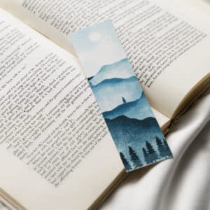 marcapáginas personalizados impresos en papel colocados en libro abierto